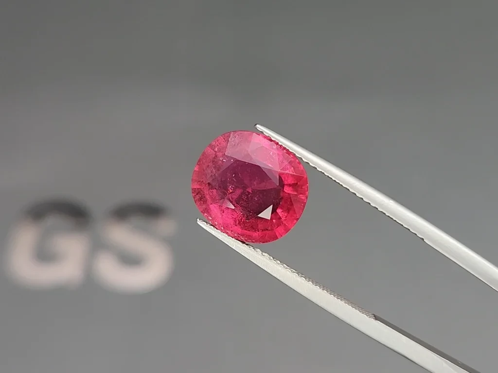 Rubellite tourmaline cushion cut 5.09 carats, Africa Image №3