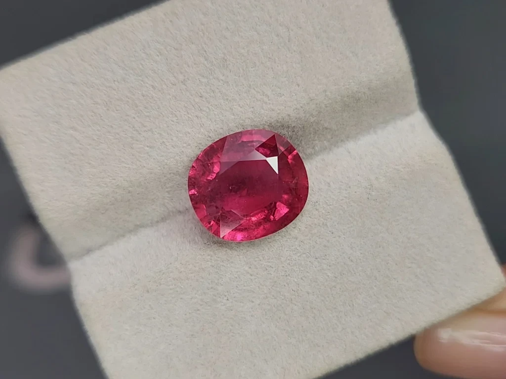 Rubellite tourmaline cushion cut 5.09 carats, Africa Image №4
