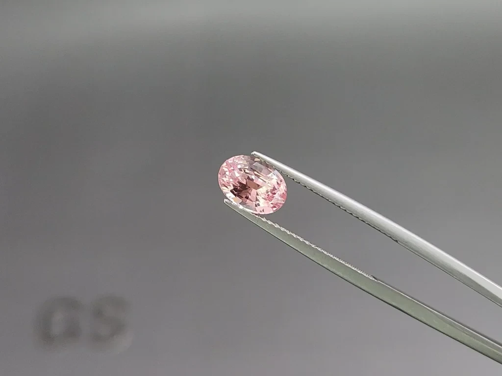 Unheated sapphire Padparadscha 2.18 carats oval cut, Sri Lanka  Image №3