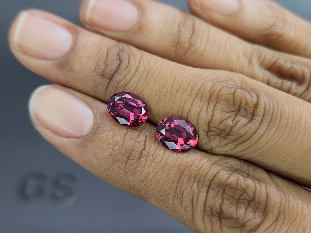 Pair of garnets rhodolite oval cut 4.55 carats, Madagascar Image №2