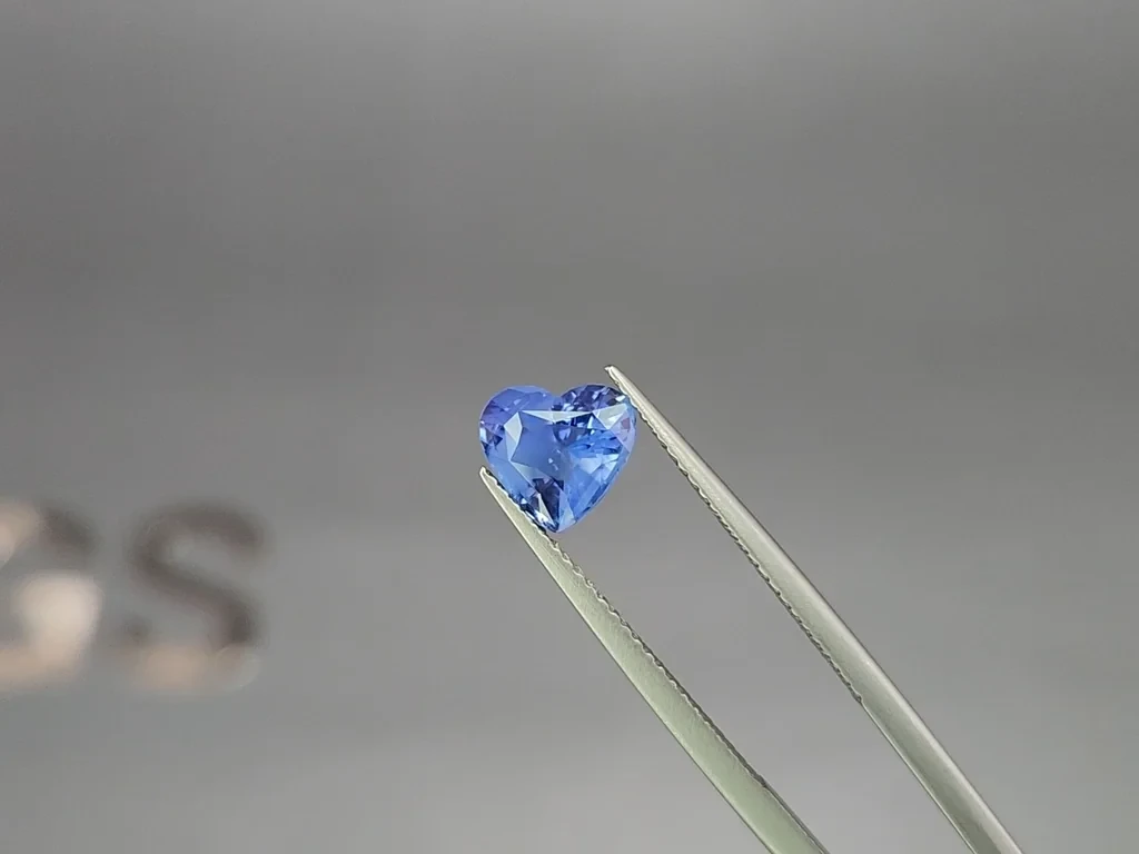 Blue sapphire heart shaped  2.01carats , Sri Lanka Image №3