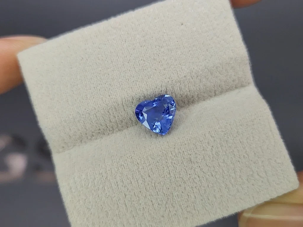 Blue sapphire heart shaped  2.01carats , Sri Lanka Image №4