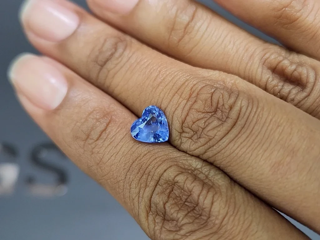 Blue sapphire heart shaped  2.01carats , Sri Lanka Image №2