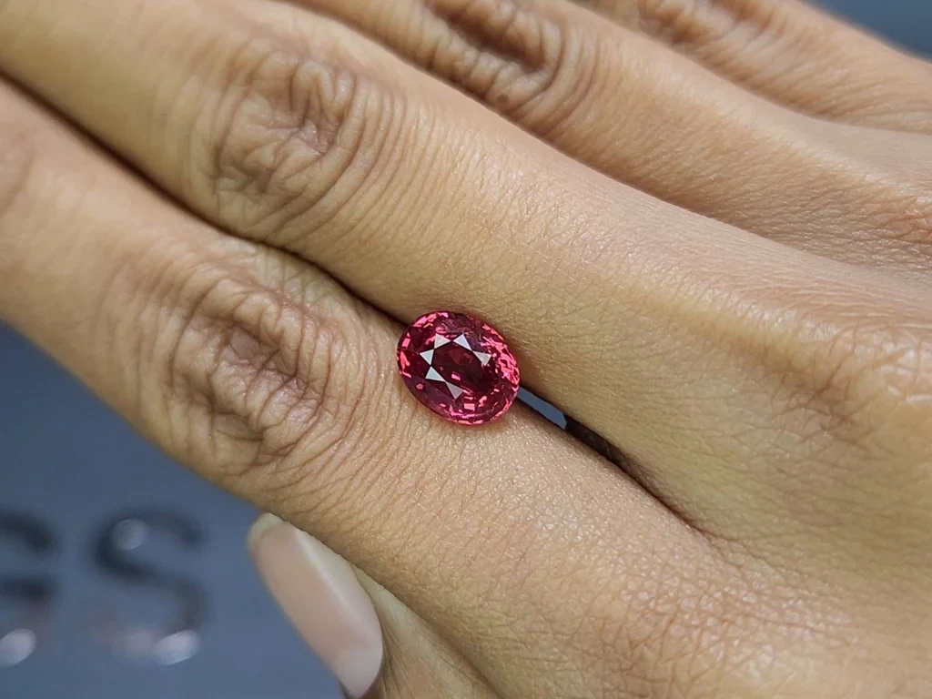 Spinel Mahenge Vivid Pink oval cut 3.02 carats, Tanzania Image №2