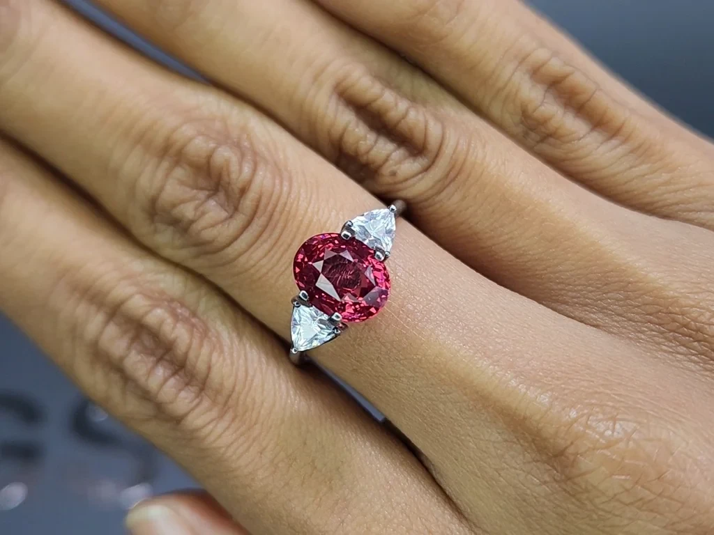 Spinel Mahenge Vivid Pink oval cut 3.02 carats, Tanzania Image №5