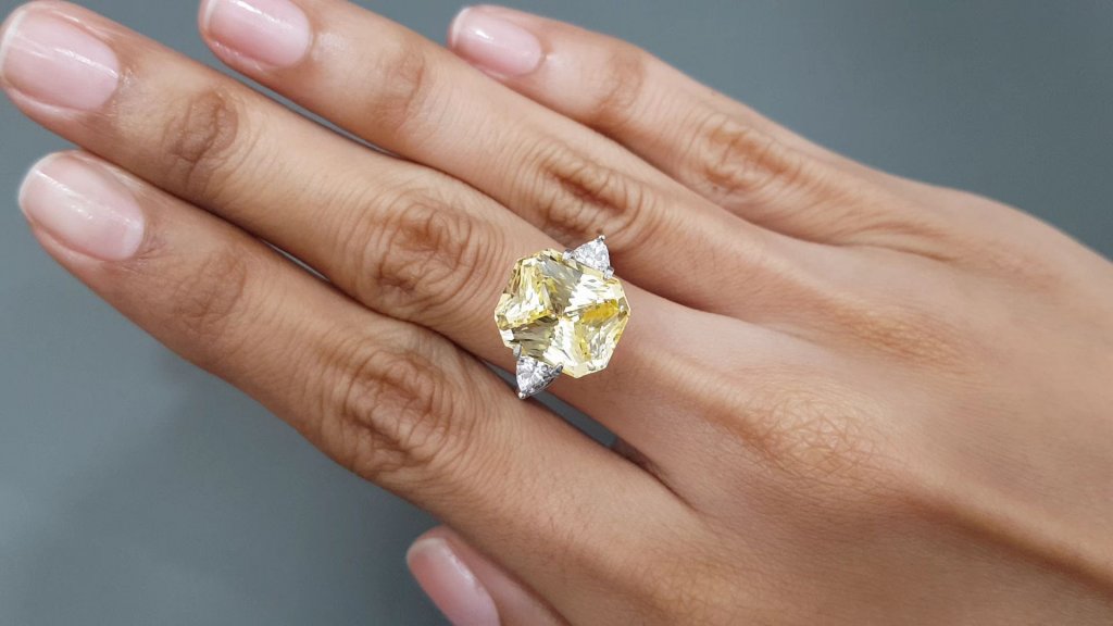 Unique untreated golden color sapphire in radiant cut 11.36 ct, Sri Lanka Image №4