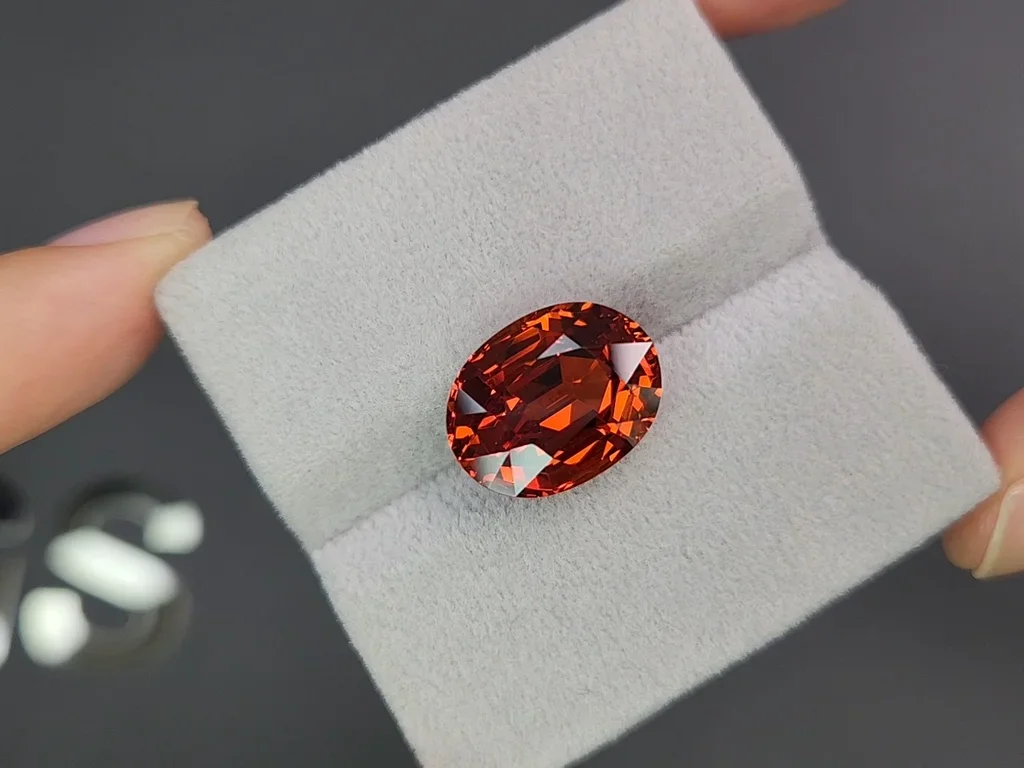 Deep orange spessartine garnet in oval cut 13.27 carats  Image №4