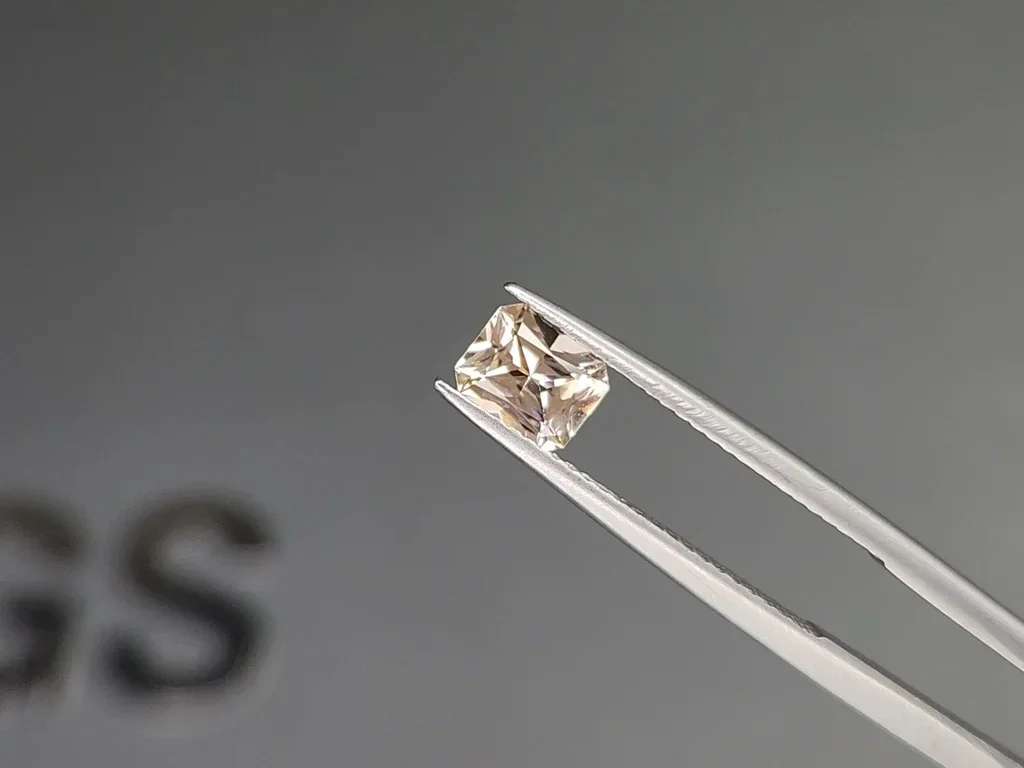 Untreated pastel yellow sapphire in radiant cut 0.93 carats, Madagascar Image №3