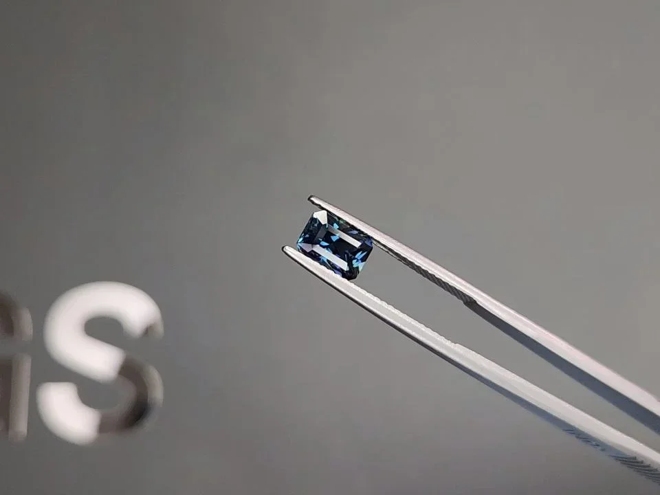 Unheated Teal sapphire in radiant cut 1.55 carats, Madagascar     Image №3
