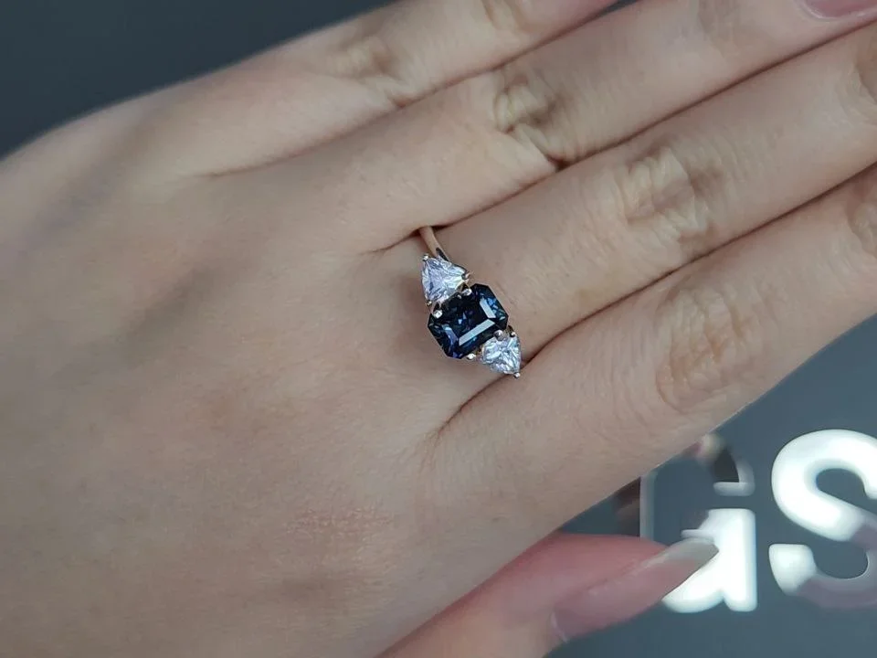 Unheated Teal sapphire in radiant cut 1.55 carats, Madagascar     Image №5