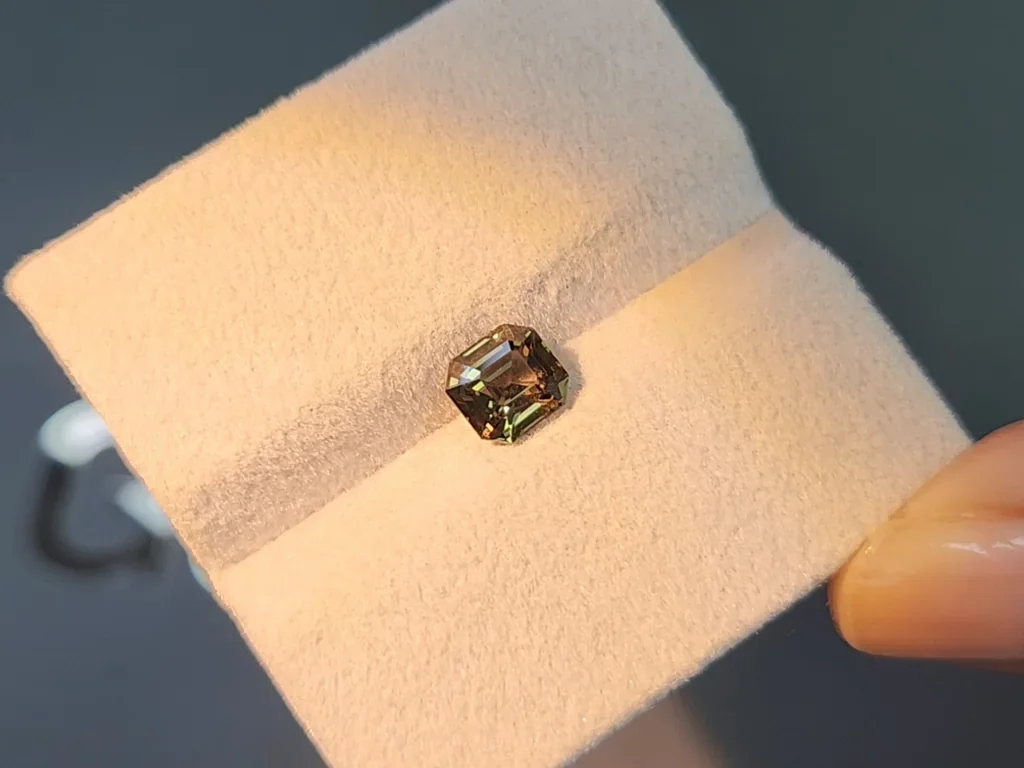 Unheated sapphire colour change asscher cut 1.52 carats, Sri Lanka Image №7