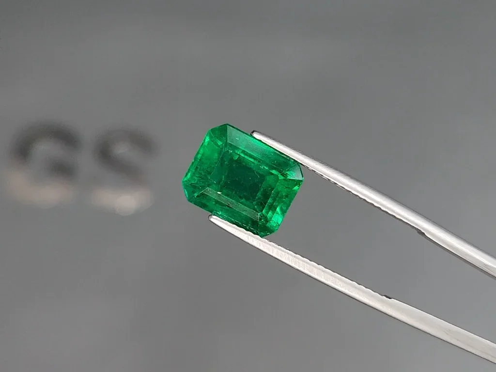 Emerald octagon cut 4.49 carats, Zambia Image №3