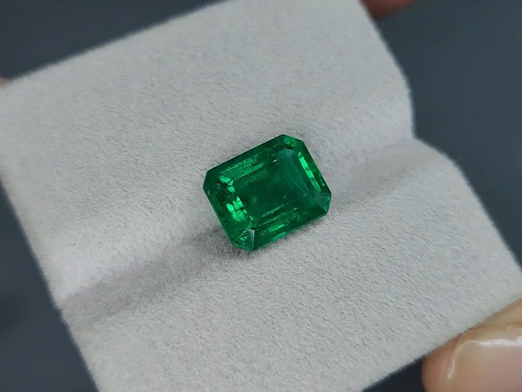 Emerald octagon cut 4.49 carats, Zambia Image №4