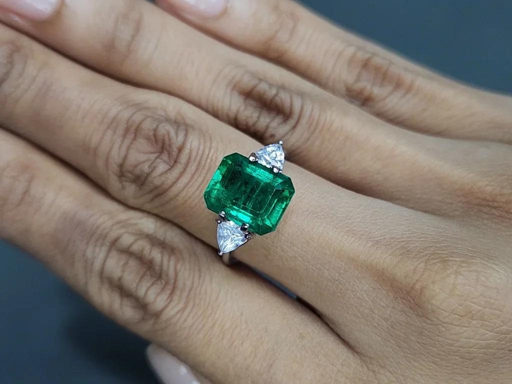 Emerald octagon cut 4.49 carats, Zambia Image №5