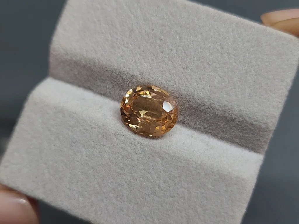 Hessonite garnet oval cut, 3.26 carats, Africa Image №4