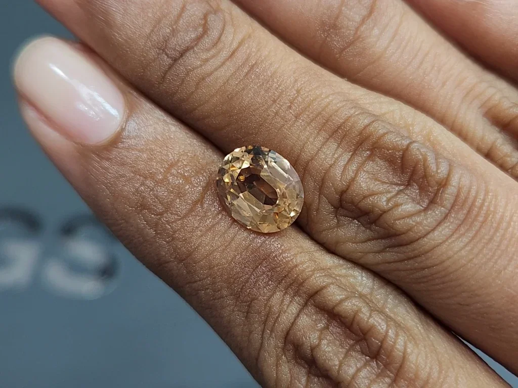 Hessonite garnet oval cut, 3.26 carats, Africa Image №2