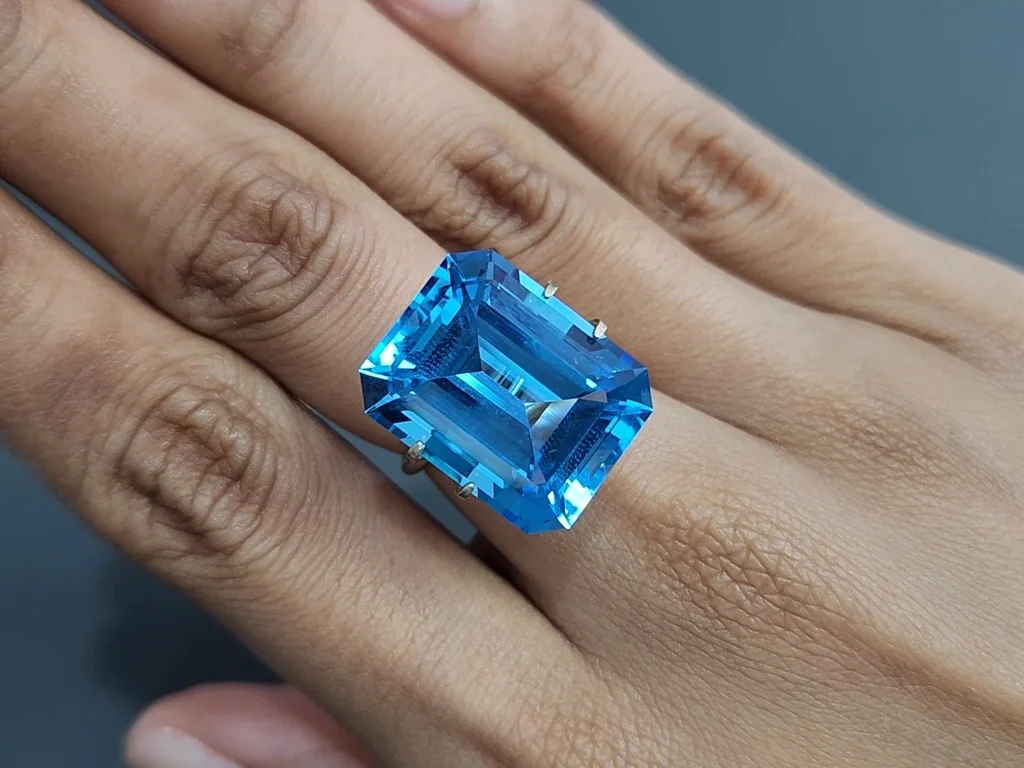 Large topaz Swiss Blue octagon cut 27.20 carats, Brazil Image №5