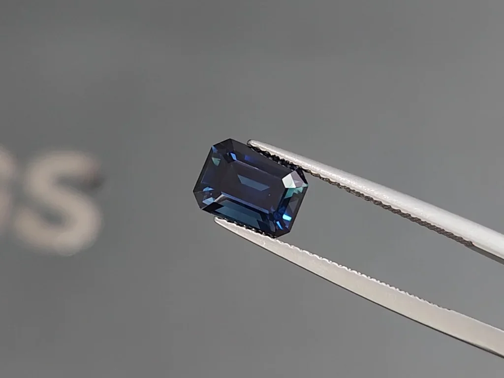 Unheated sapphire Teal octagon cut 3.04 carats, Africa Image №3