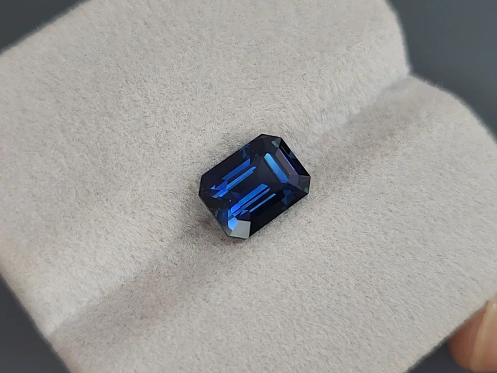 Unheated sapphire Teal octagon cut 3.04 carats, Africa Image №4