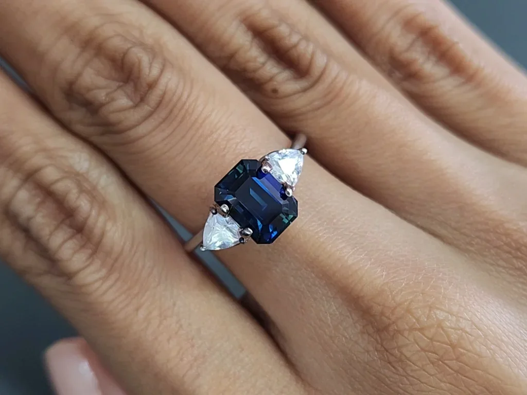 Unheated sapphire Teal octagon cut 3.04 carats, Africa Image №5