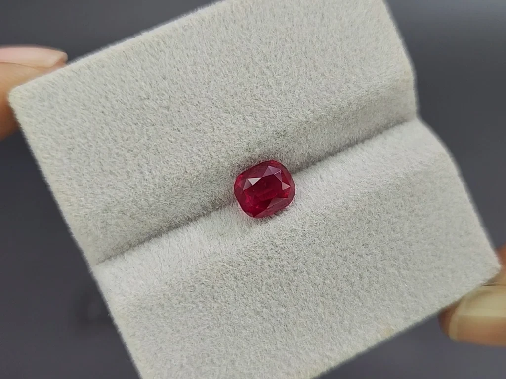 Unheated ruby Pigeon blood cushion cut 1.59 carats, Mozambique Image №4