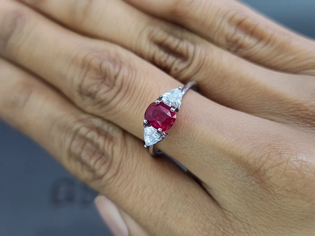 Unheated ruby Pigeon blood cushion cut 1.59 carats, Mozambique Image №5